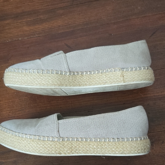 Dr. Scholl's Gray Espadrille Slip-Ons with Minimalist Design - Picture 5 of 7